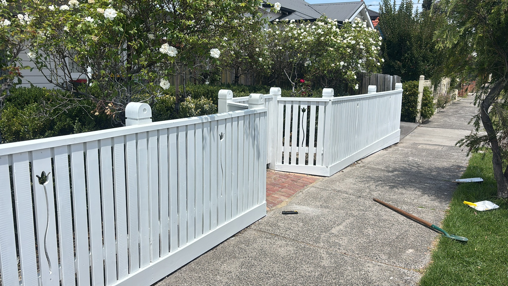 White picket fence installation in Melbourne by Ruve Fencing